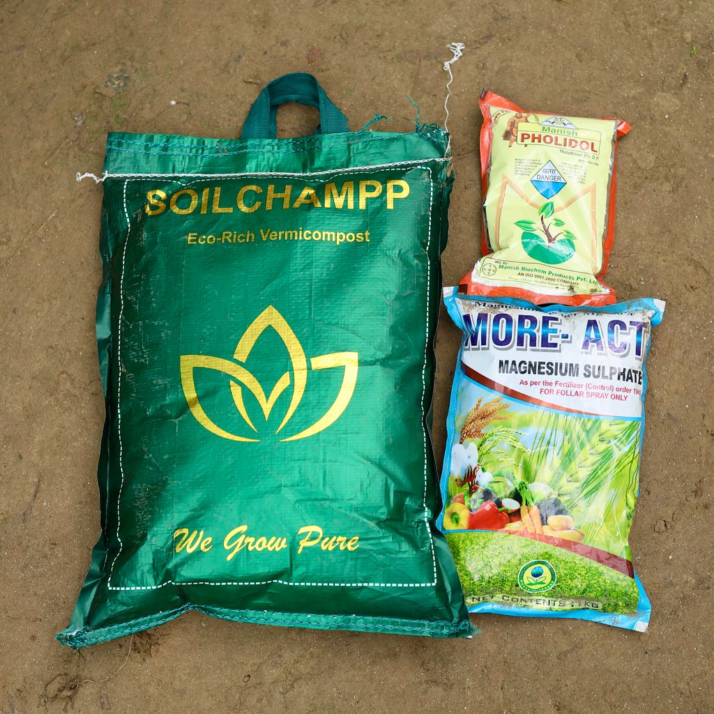 Set of 3 - Soil Champp Eco-Rich Vermicompost 5 kg , More-Act Magnesium Sulphate - 1 Kg & Manish Pholidol - 500 gm