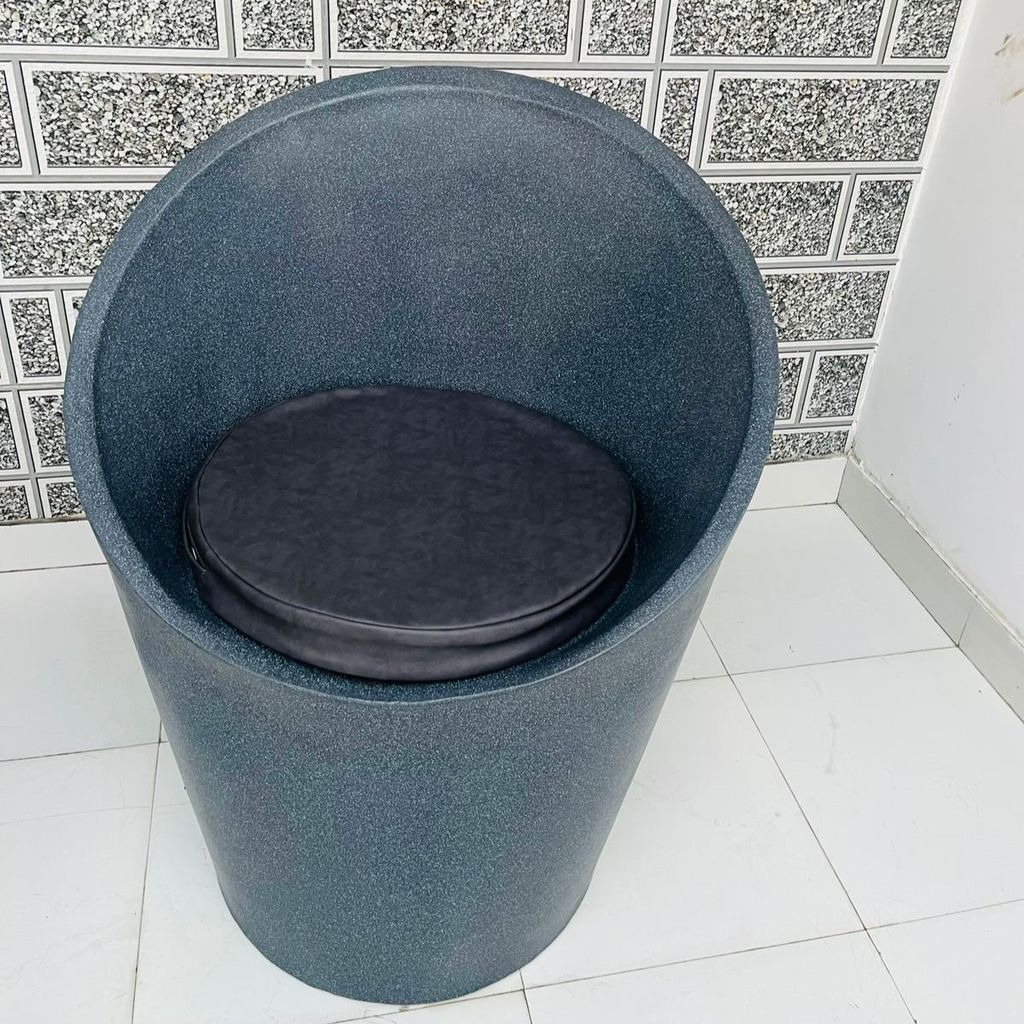 Black Modern Circular Bucket Chair with Cushioned Seat (27X33) -  Unbreakable, Rust-Free,Comfortable Accent Chair for Home or Office with 5 Yrs Warranty - 1Pcs